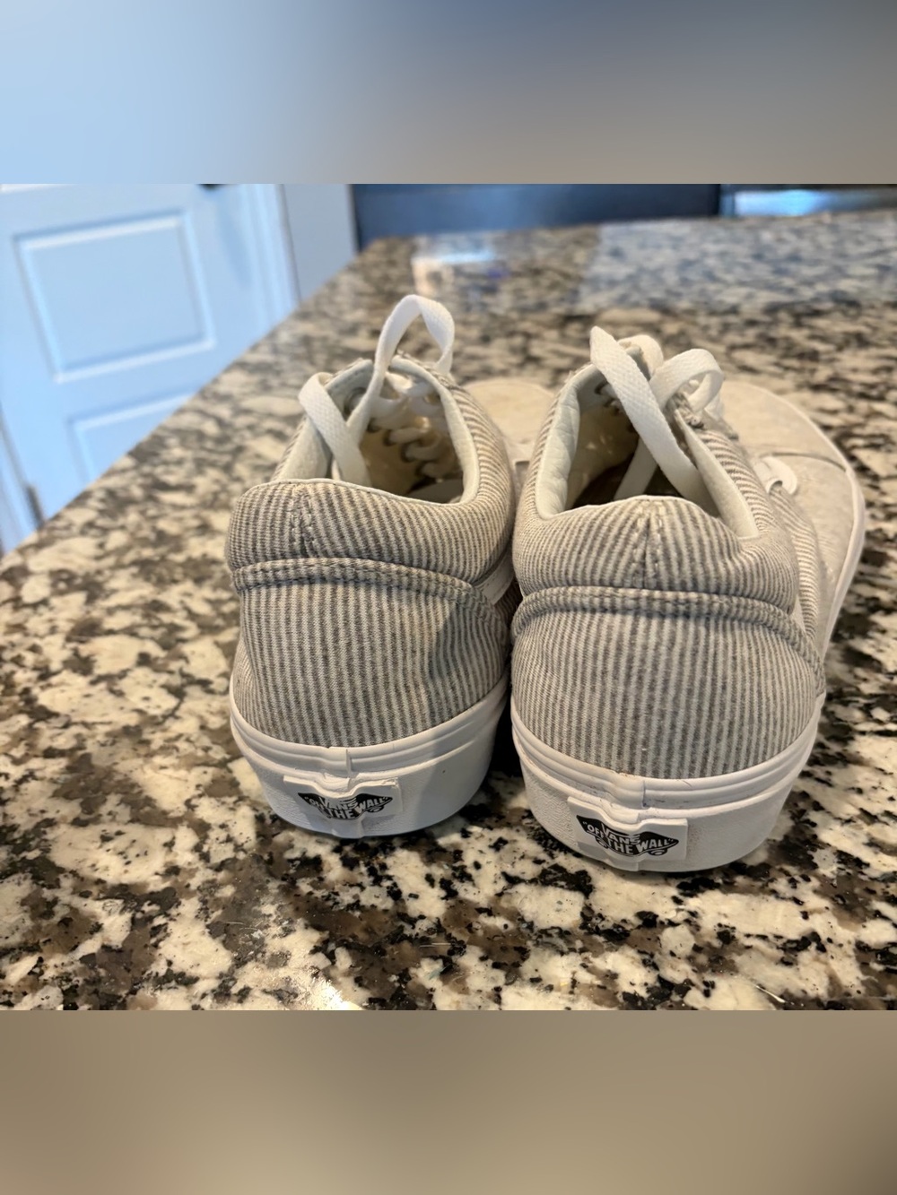 Vans - Picture 3 of 5